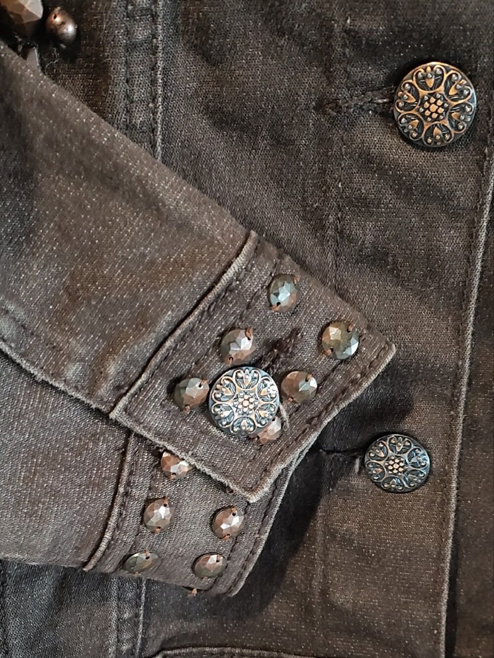 DG2 by Diane Gilman Brown Studded Jean Jacket, XS Statement Piece - Picture 6 of 7